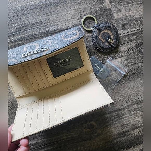 NWT GUESS Logo Monogram Brown And Tan Wallet - Picture 3 of 5